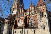 Restaurierte Ostfassade der Glaubenskirche St. Antonius und St. Schenouda am Roedeliusplatz in Berlin-Lichtenberg