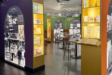 Ansicht Ausstellung Das Romantische Café im Bereich der 1920er Jahre